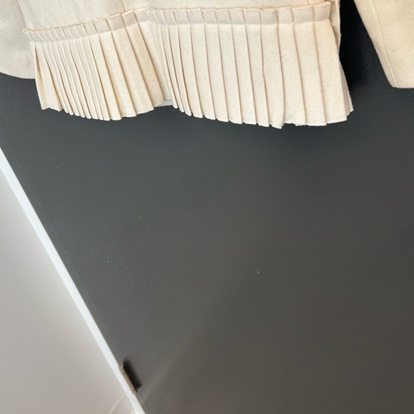 Tabitha (anthropologie) Sz. 2 will blend flower embellishrd Cream blazer EUC - Picture 7 of 13